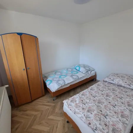 Na Bocznej 아파트 쿠도바-즈루이